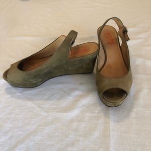 Size 8 Michael Kors khaki green wedges